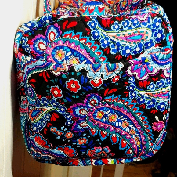 Vera Bradley Lg. Traveler Duffel Haymarket Paisley - Picture 2 of 8